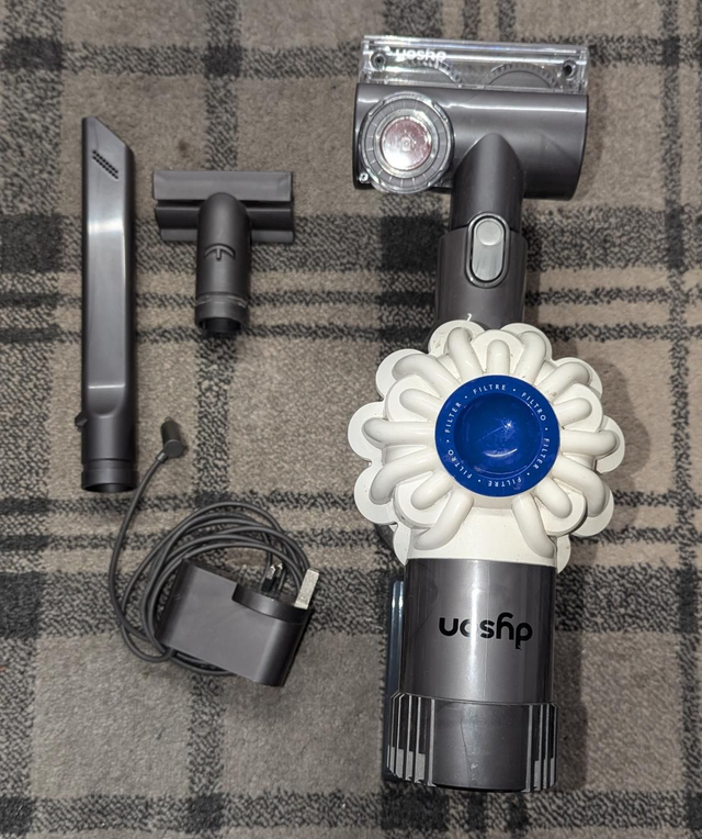 Dyson V6 trigger anti hair wrap cordless vacuum 