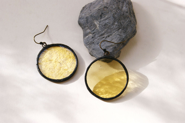 Boucles d'oreilles Unies ● Jaune pâle