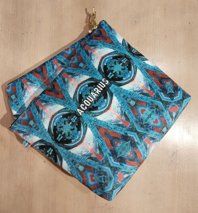 Valencia Bleu. Pochette et trousse en velours.