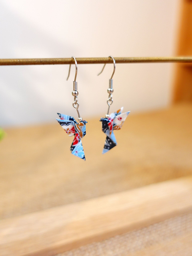 Origami Colombe, oiseau / INOX / Boucles d'oreilles / Papier japonais washi / Bleu marine, beige, Argent / Bijou japonais origami /