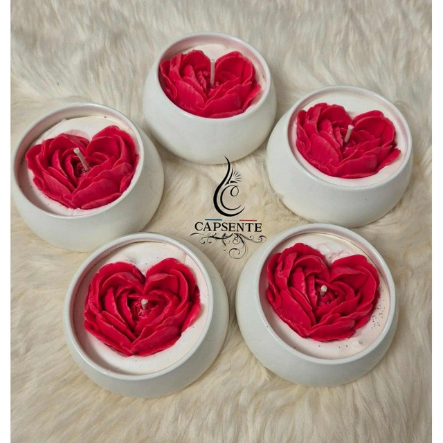Bougie artisanale " Cœur de rose " 