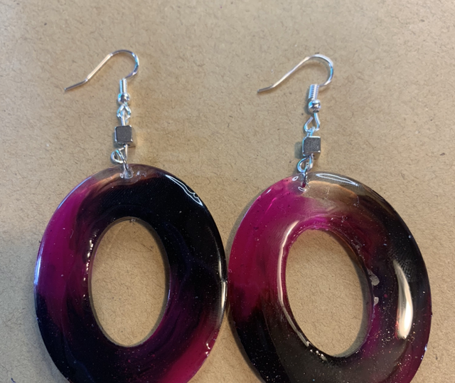 BOUCLE D’OREILLE ROSE ET MARRON