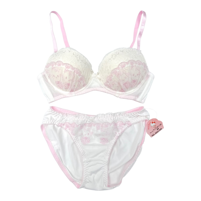 BNWT Japanese brand coquette hello kitty sanrio bra