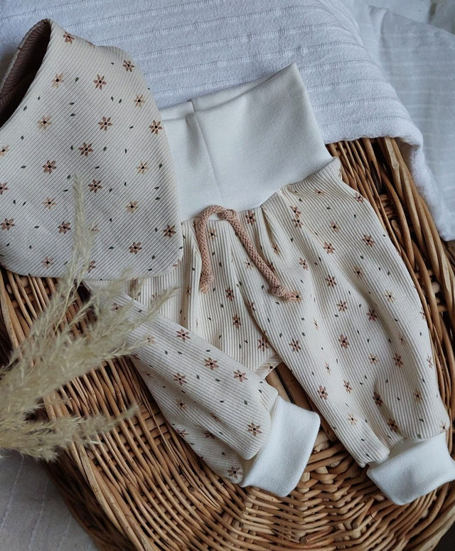 Sarouel &quot;fleurs douces&quot; &amp; bavoir