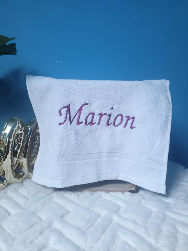 Serviette brodée Marion 