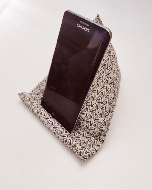 Support téléphone gris