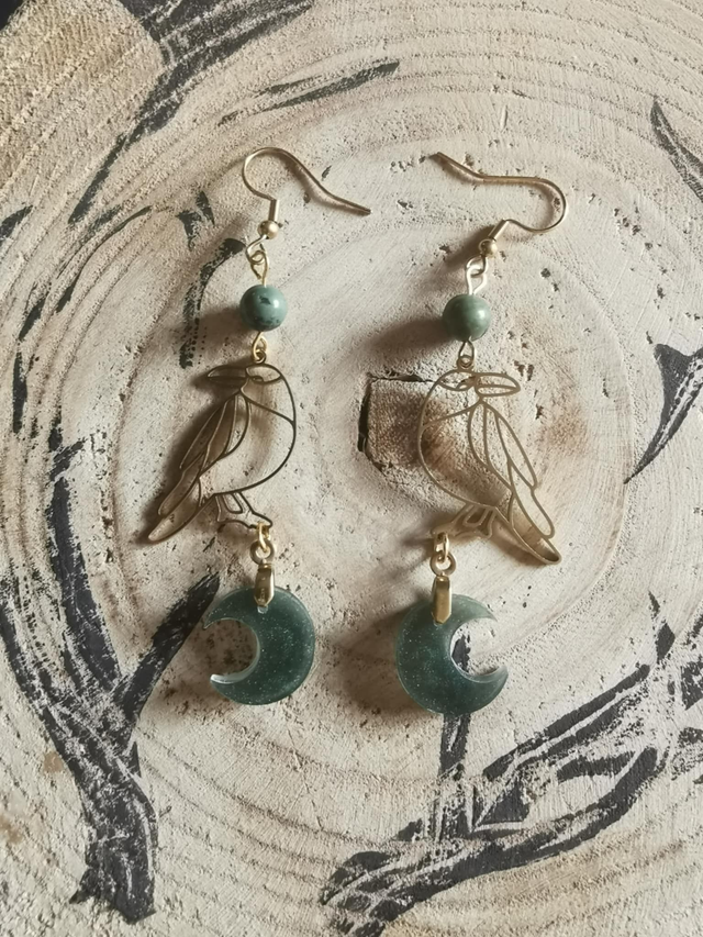 Corbeaux dorés, lunes vertes