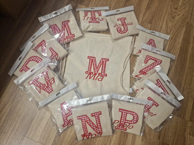Mochila cuerda algodón con aplique de inicial y nombre bordado 
