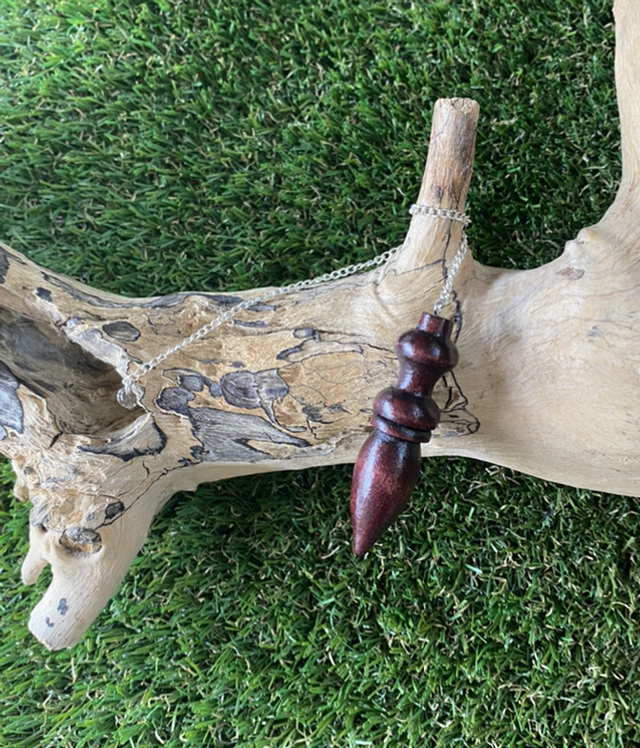 Pendule en bois de Santal