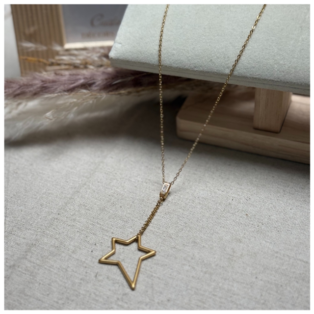 Collier pendant étoile