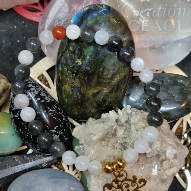 Pierre de lune noire, lune blanche et jaspe rouge