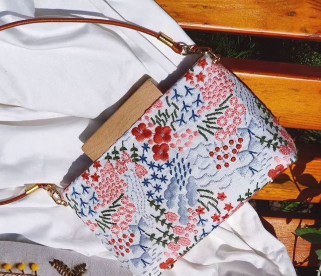 Garden Embroidery - Handy Bag - White Version