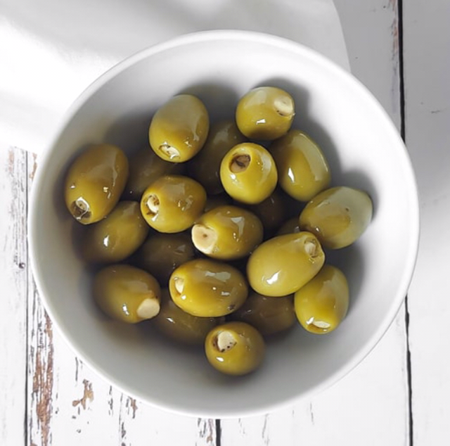 Olives Vertes Farcies à l&#039;Ail Bio - 37€/kg
