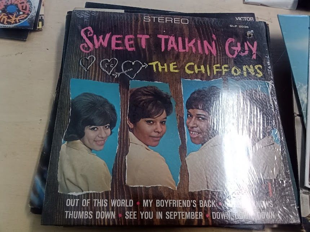 The Chiffons – Sweet Talkin&#039; Guy