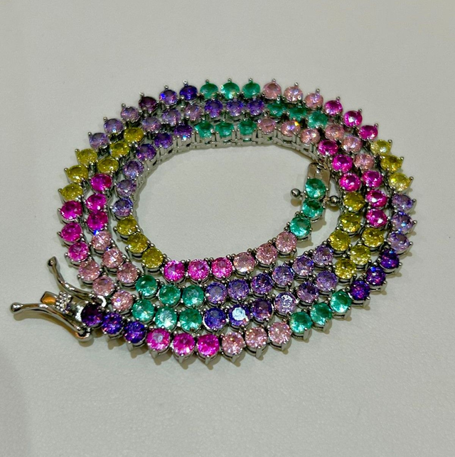 RIVIERA CANDY COLOR 3 PONTAS 3MM BANHADO EM RÓDIO BRANCO