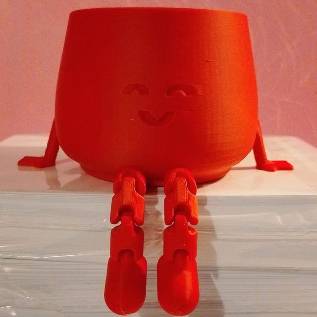3D Printed Flexi Legs Happy Face Multifunctional Pot For Plants. Jewellery, Pens