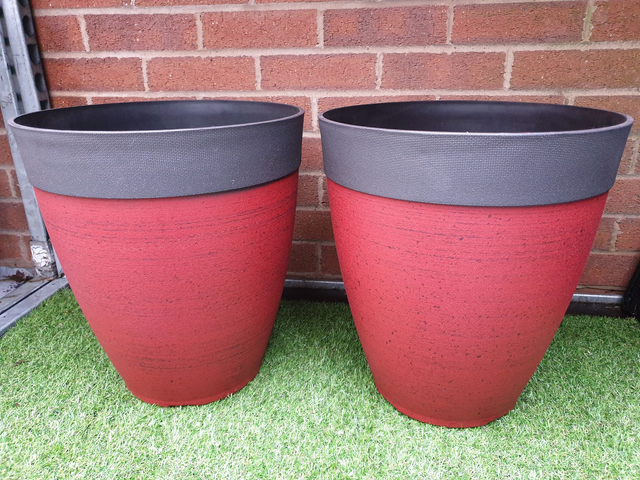 Gala Tall Patio Plastic Planter - Burgundy