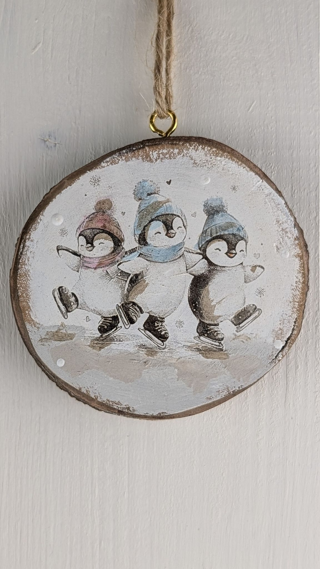 Penguins Ice skating - Log slice