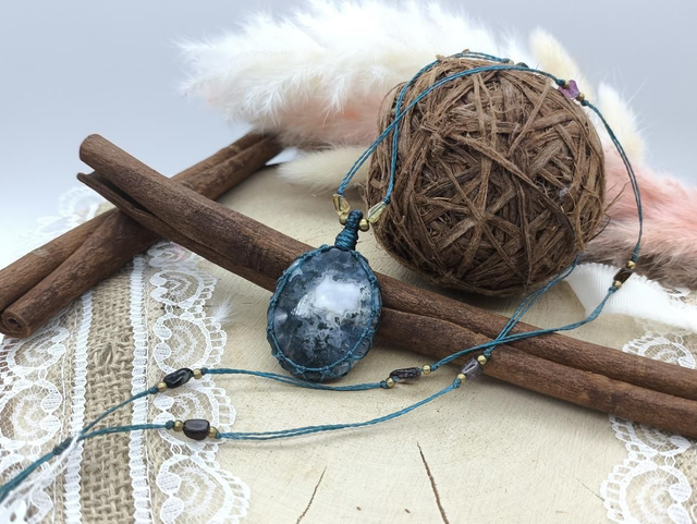 Sautoir agate mousse perles chips tourmaline multicolore et perles laiton