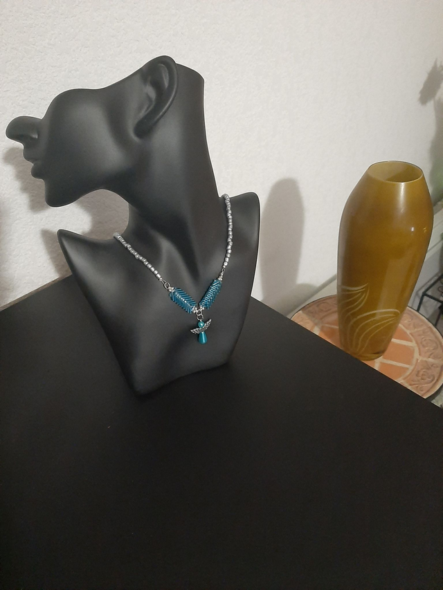 Collier inoxydable tissé silver  ange bleu turquois  en perle rocaille 		