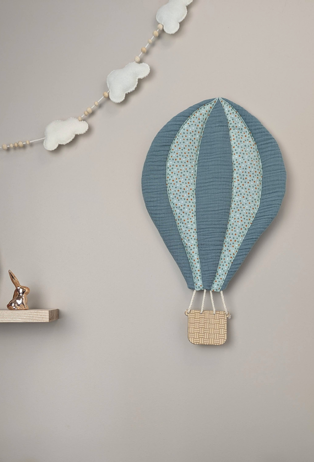   Décoration montgolfière - vert d&#039;eau et pois colorés