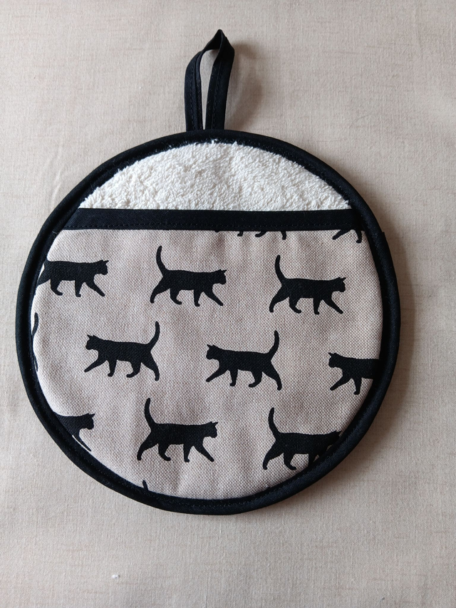 Round Hot Pot Grab Mat in Black Cats Walking Fabric heat resistant wadding filling and hanging loop