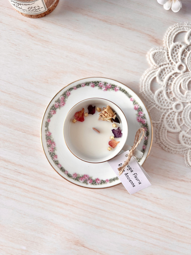 💜 Bougie Rose Ancienne - grande tasse à café "frise de roses" avec sous-tasse