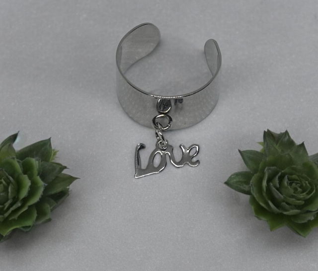 Bague pampille "love"