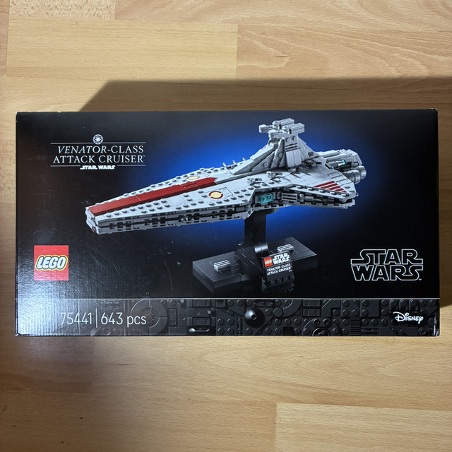 LEGO® Star Wars™ 75441 – Croiseur d’attaque Venator-Class | 643 pièces