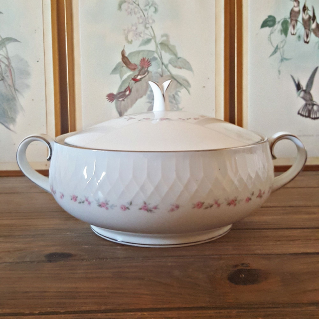 X Noritake Cheri soupière en porcelaine Japon, motif de roses