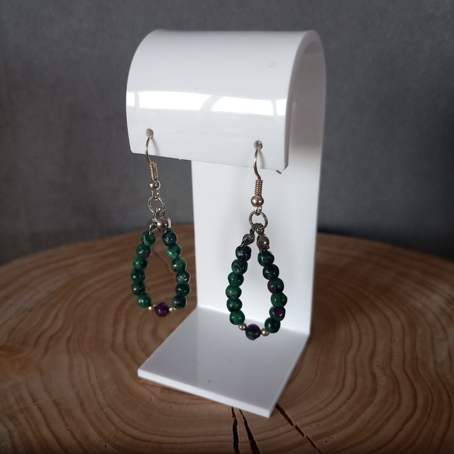 Boucles d&#039;oreilles en Rubis sur Zoïsite