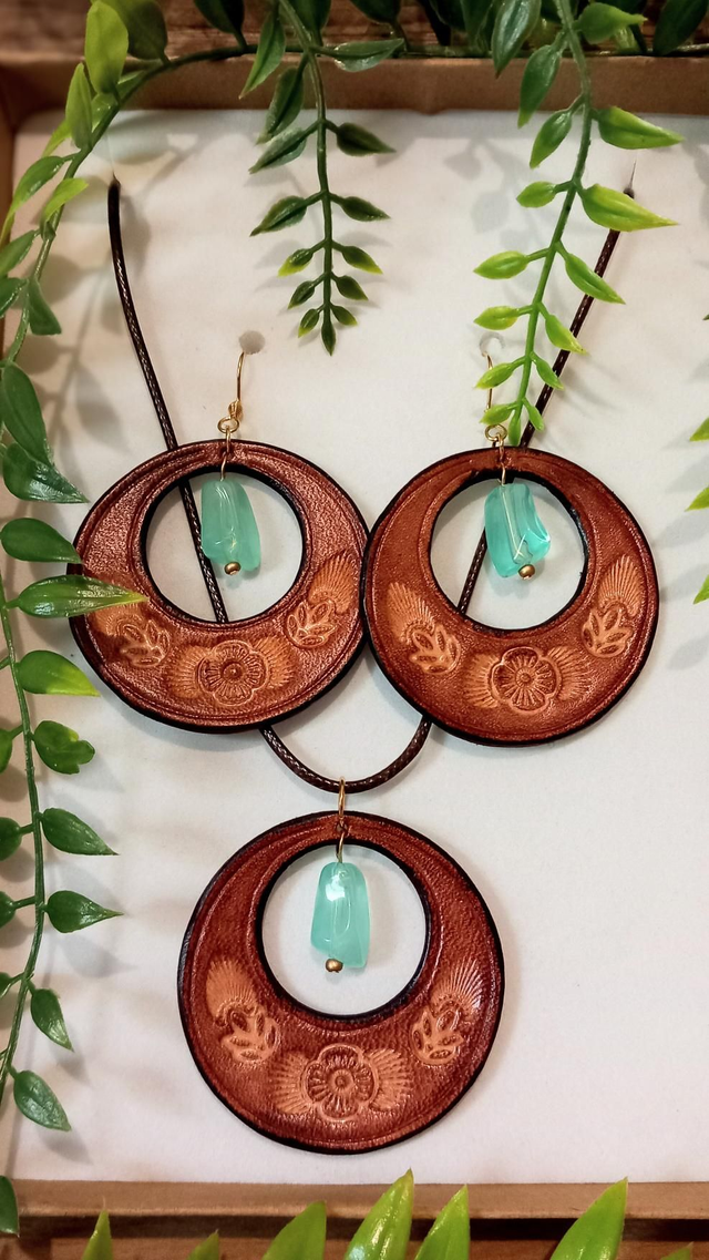 Parure &quot;Moyo&quot;