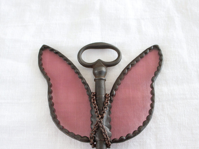 🗝️ Clé volante "Dark Fantasy" en vitrail