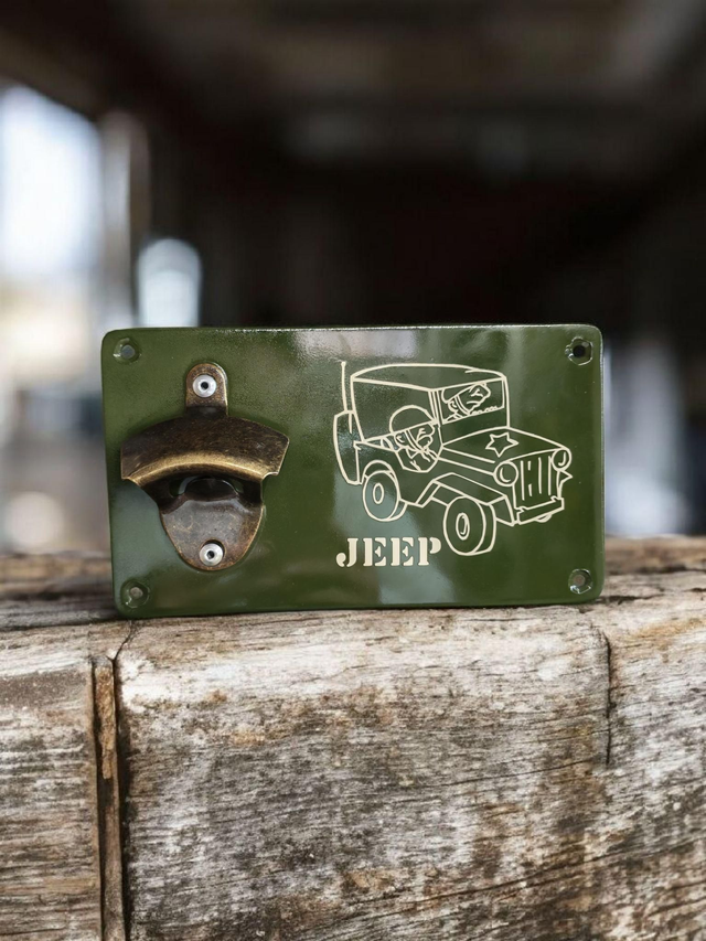 Décapsuleur mural jeep 