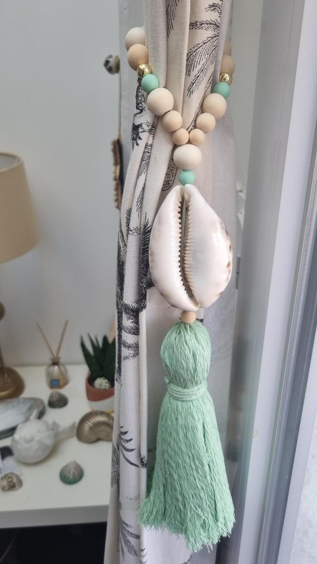 Embrasse coquillage tigris pompon vert d'eau 