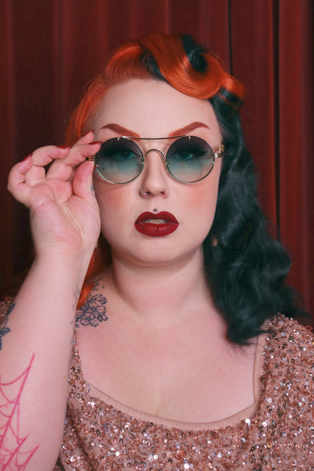 Sunglasses • La jaguar