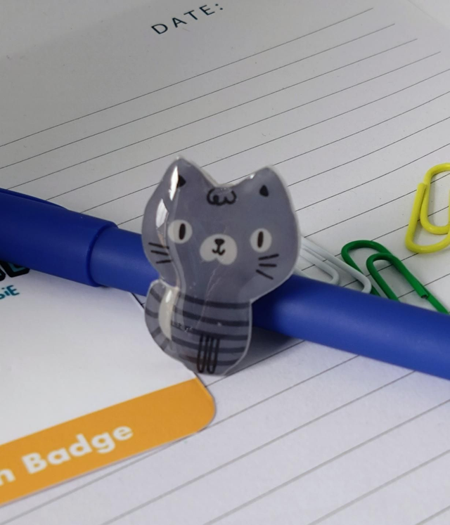 Grey stripe cat pin badge