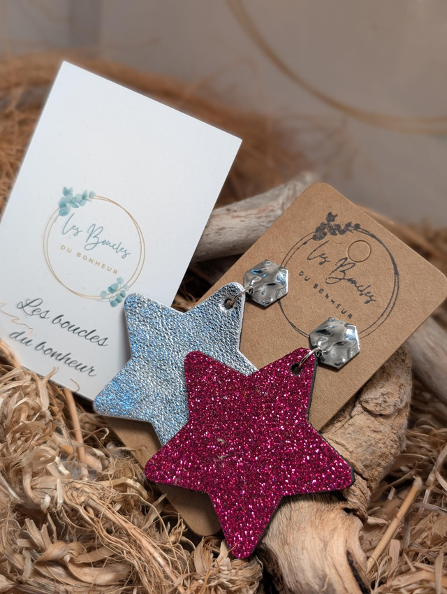 Boucles d'oreilles Asymétrique framboise paillettes argenté s151