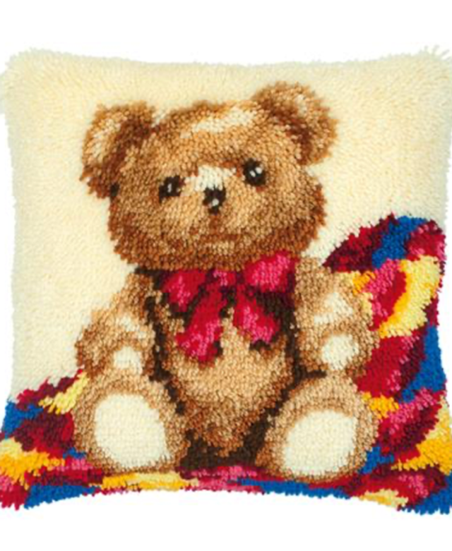 Knüpfkissen Babybär