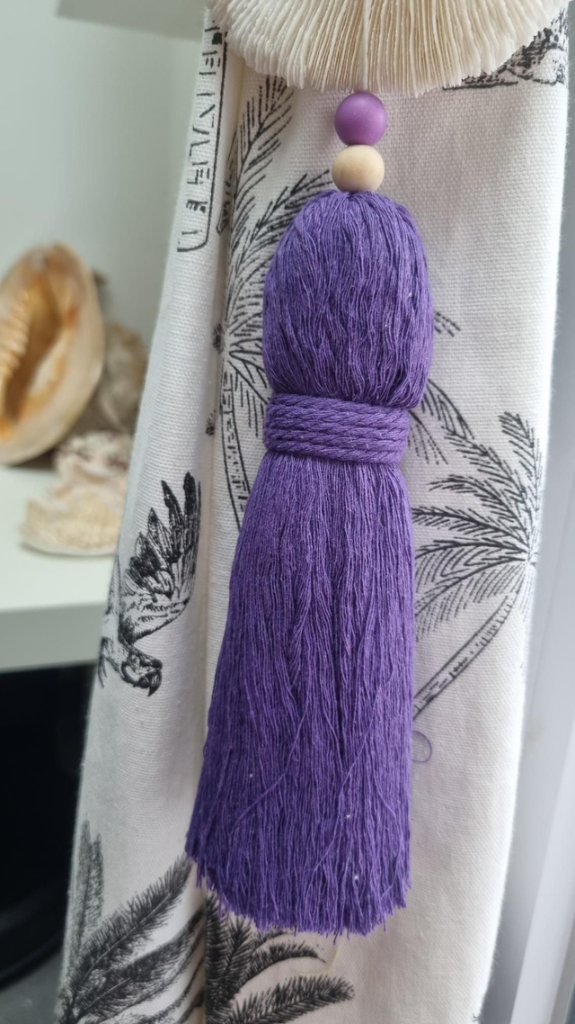 Embrasse corail pompon violet