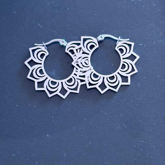 Boucles d’oreilles Lotus 4cm