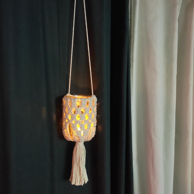Lanterne suspendue en macramé