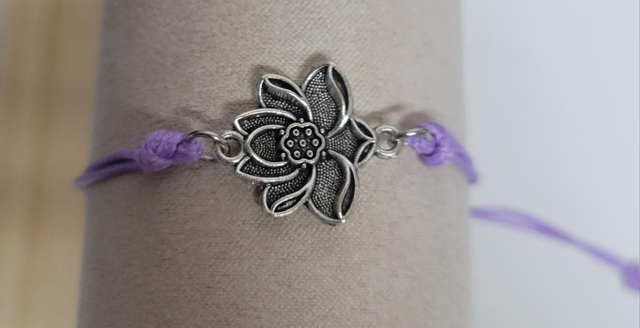 Bracelet simple fleur de lotus 