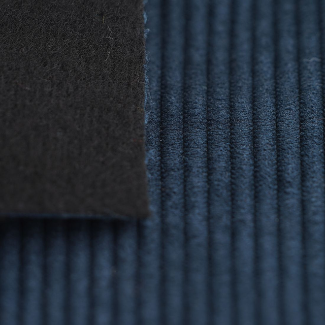 Trousse de toilette en velours côtelé bleu avec détails élégants