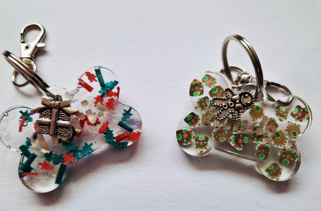 Christmas resin tags