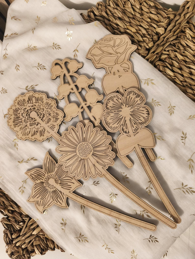 1 er Bouquet éternel – Lot de 6 fleurs en bois à colorier