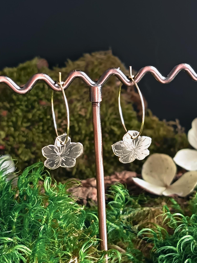 Boucles d'oreilles - créoles - Sakura - fleurs de cerisier - laiton - La&Titia 