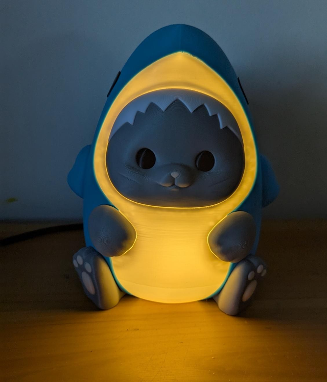 Lampe chat requin 