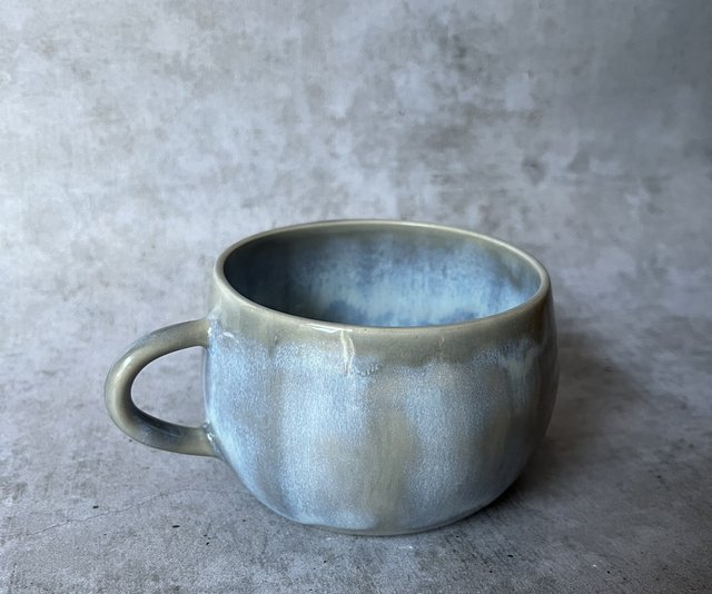 La tasse irisée arrondie 