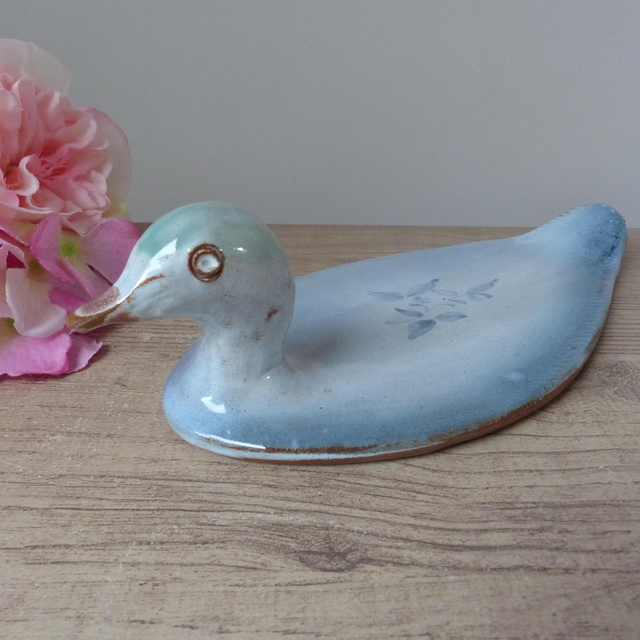 Plat de service foie gras en céramique artisanal français forme canard bleu, plat tête de canard poterie, plat canard décoration table fête